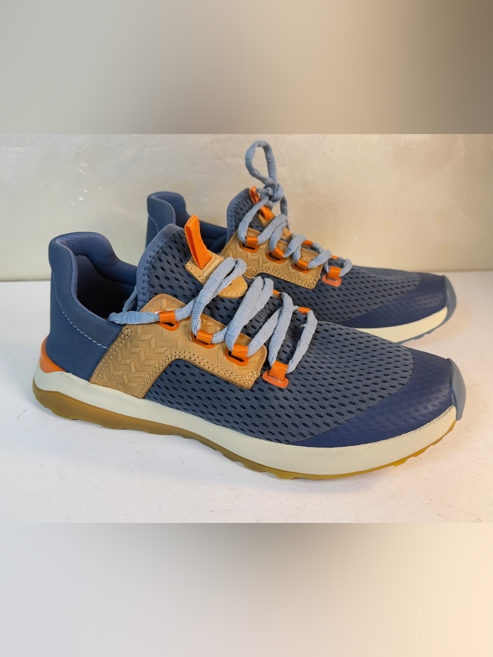 OluKai Wailuku Women’s Sneakers – Size 8 – Blue/Tan – Excellent Conditio
